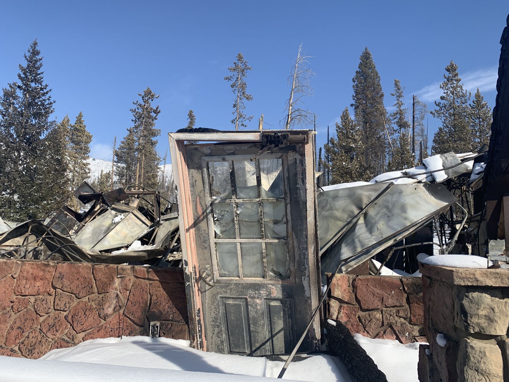 Grand Lake Entrance Station Office East Troublesome Fire Courtesy National Park Service.jpg